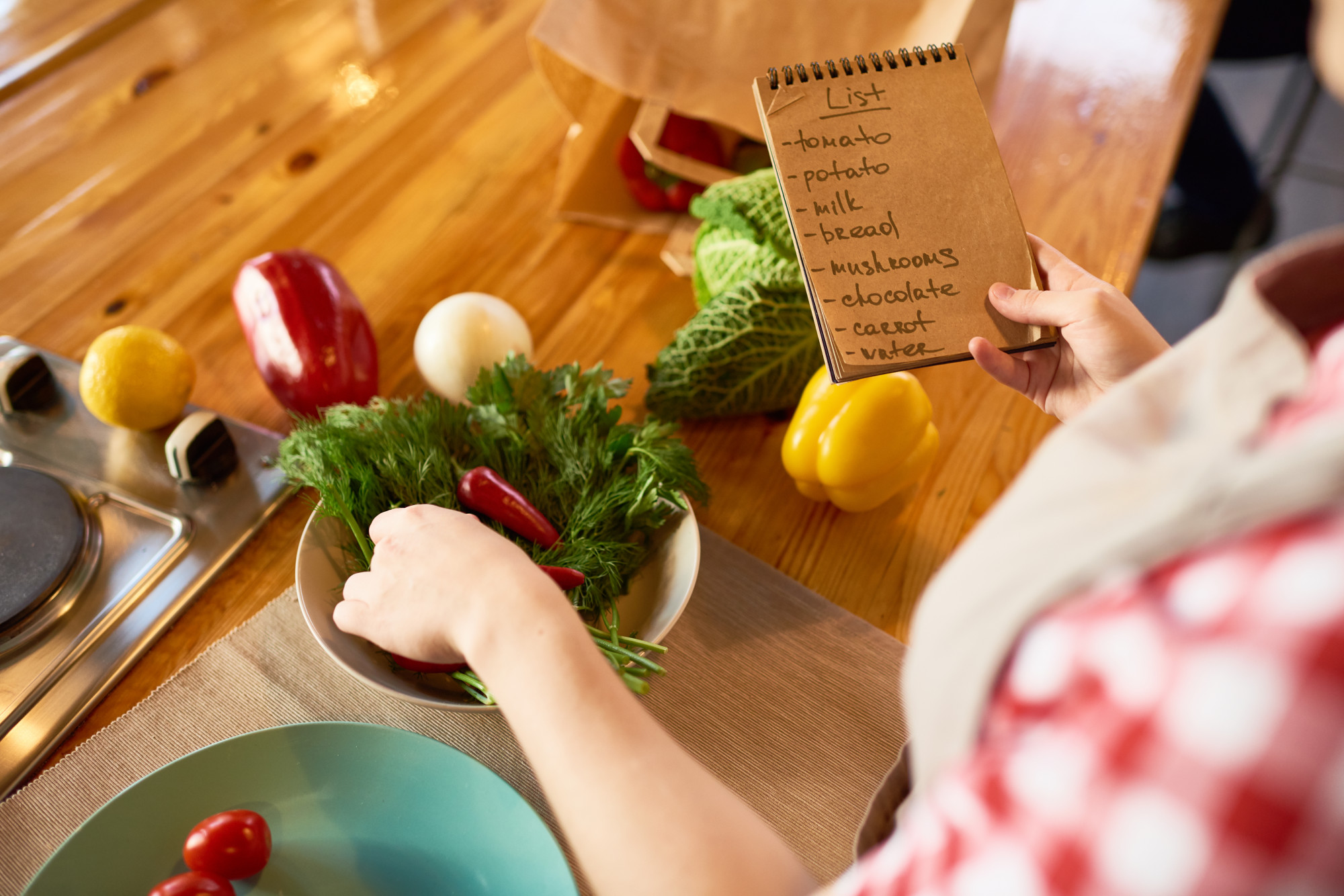 Week of labelled meal cards on counter